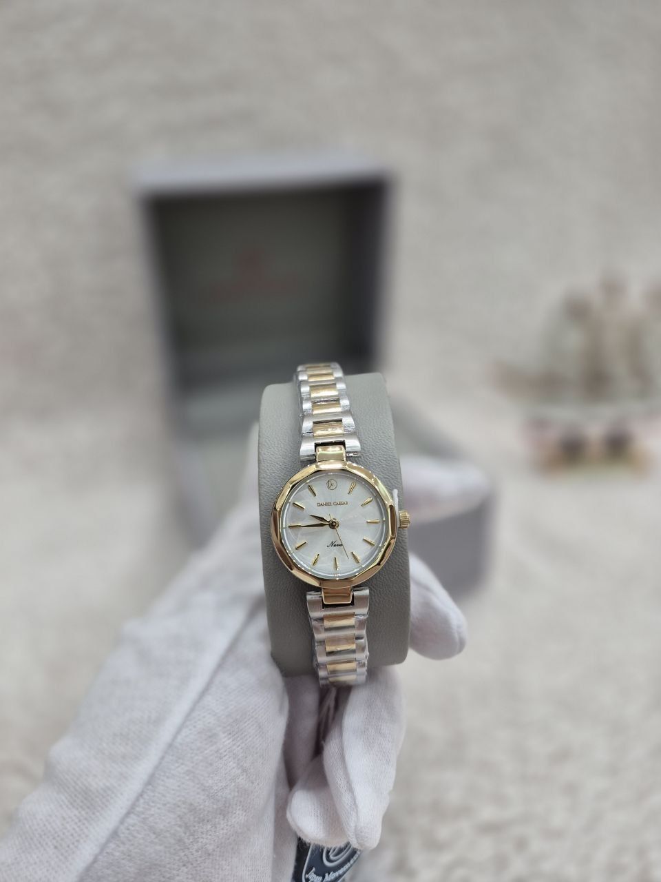 ساعت زنانه اورجینال دنیل سزار  کدDC1351L, DC1377L, 1402L