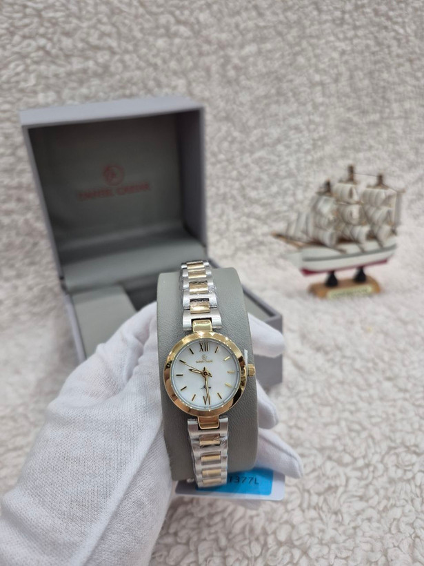 ساعت زنانه اورجینال دنیل سزار کدDC1351L, DC1377L, 1402L
