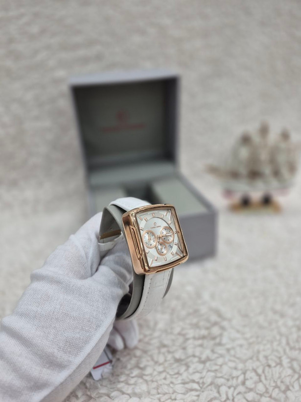 ساعت زنانه اورجینال دنیل سزار کرنوگراف کد DC1370L